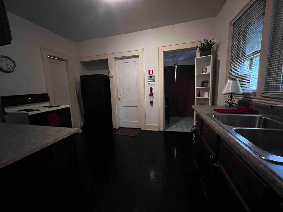 אינדיאנפוליס Comfortable 2-Bdrm Spacious Home With Wifi & Patio מראה חיצוני תמונה
