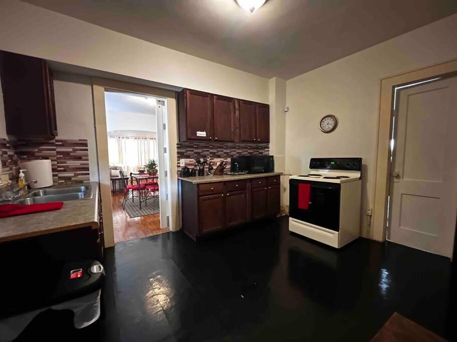 אינדיאנפוליס Comfortable 2-Bdrm Spacious Home With Wifi & Patio מראה חיצוני תמונה