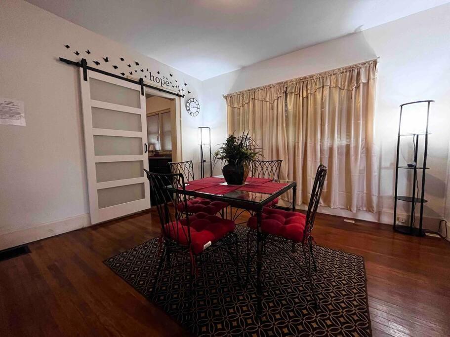 אינדיאנפוליס Comfortable 2-Bdrm Spacious Home With Wifi & Patio מראה חיצוני תמונה