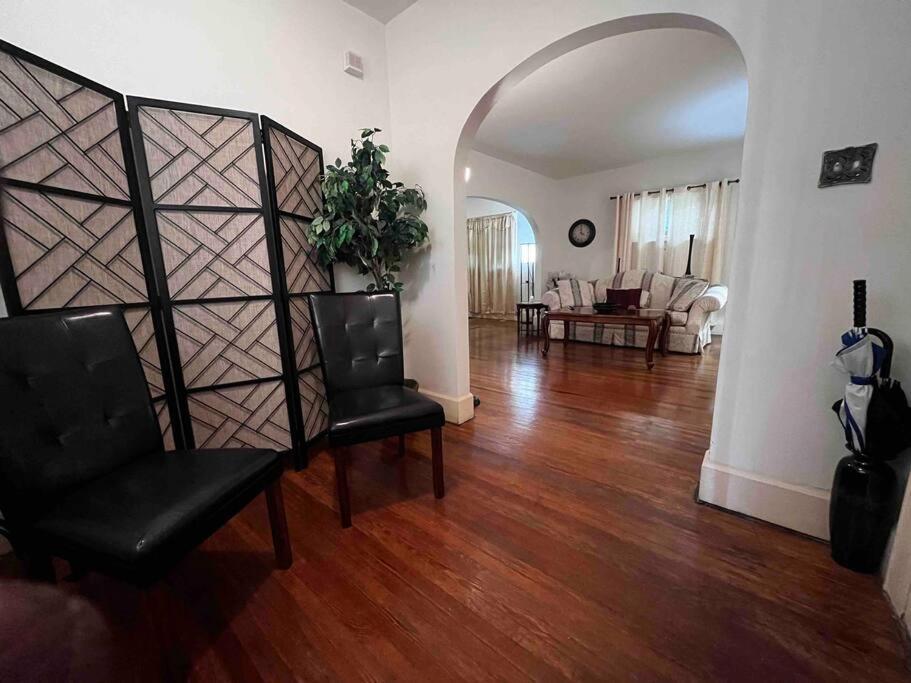 אינדיאנפוליס Comfortable 2-Bdrm Spacious Home With Wifi & Patio מראה חיצוני תמונה