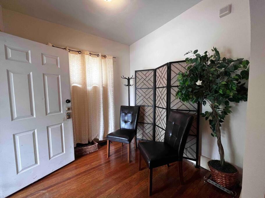 אינדיאנפוליס Comfortable 2-Bdrm Spacious Home With Wifi & Patio מראה חיצוני תמונה